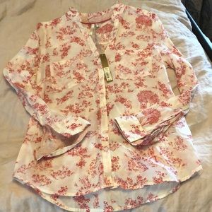 Women’s button up shirt